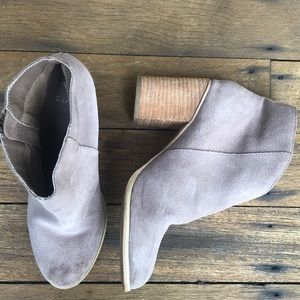 ECOTÉ Gray Booties